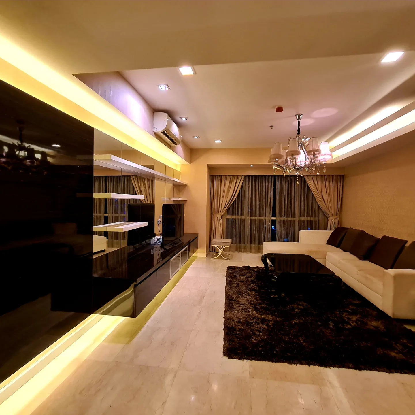 Disewakan 3 BR casagrande 160 sqm private lift bck6raj8VL