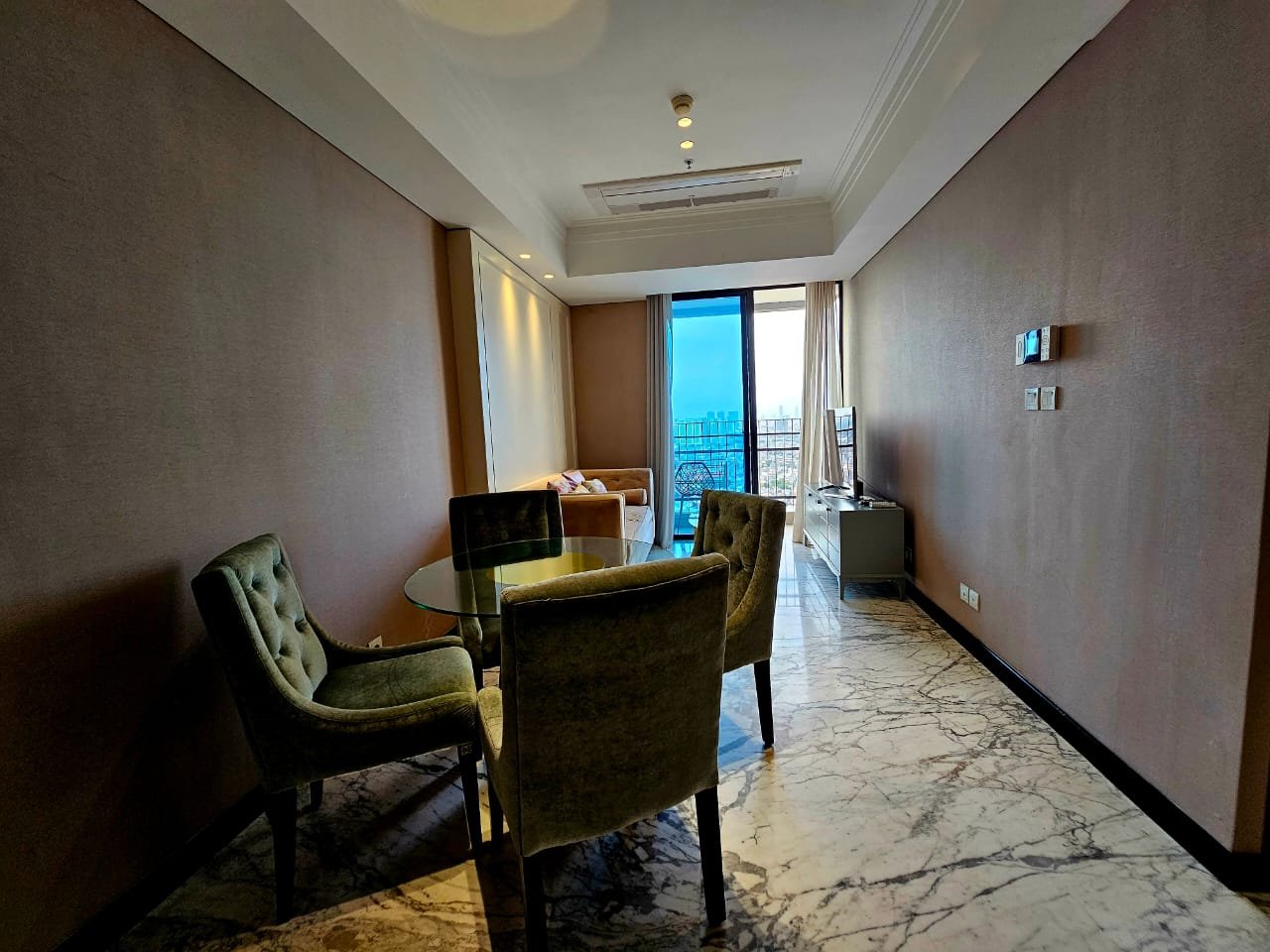 Disewakan 2 br casagrande residence phase 1 big size bck9raj21MRg