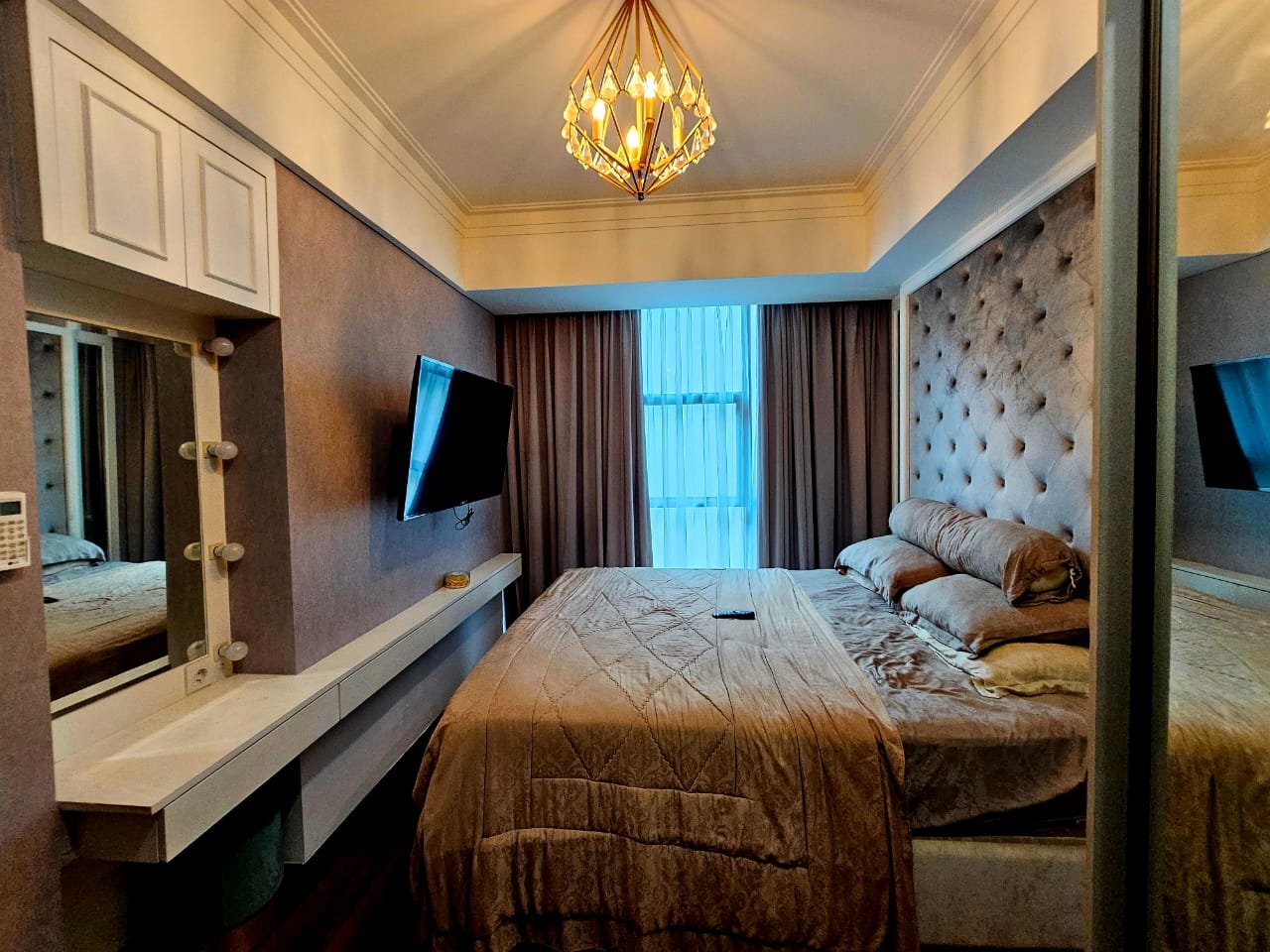 Dijual santai 2 kamar apartemen caaagrande Residence 3,5 milyar