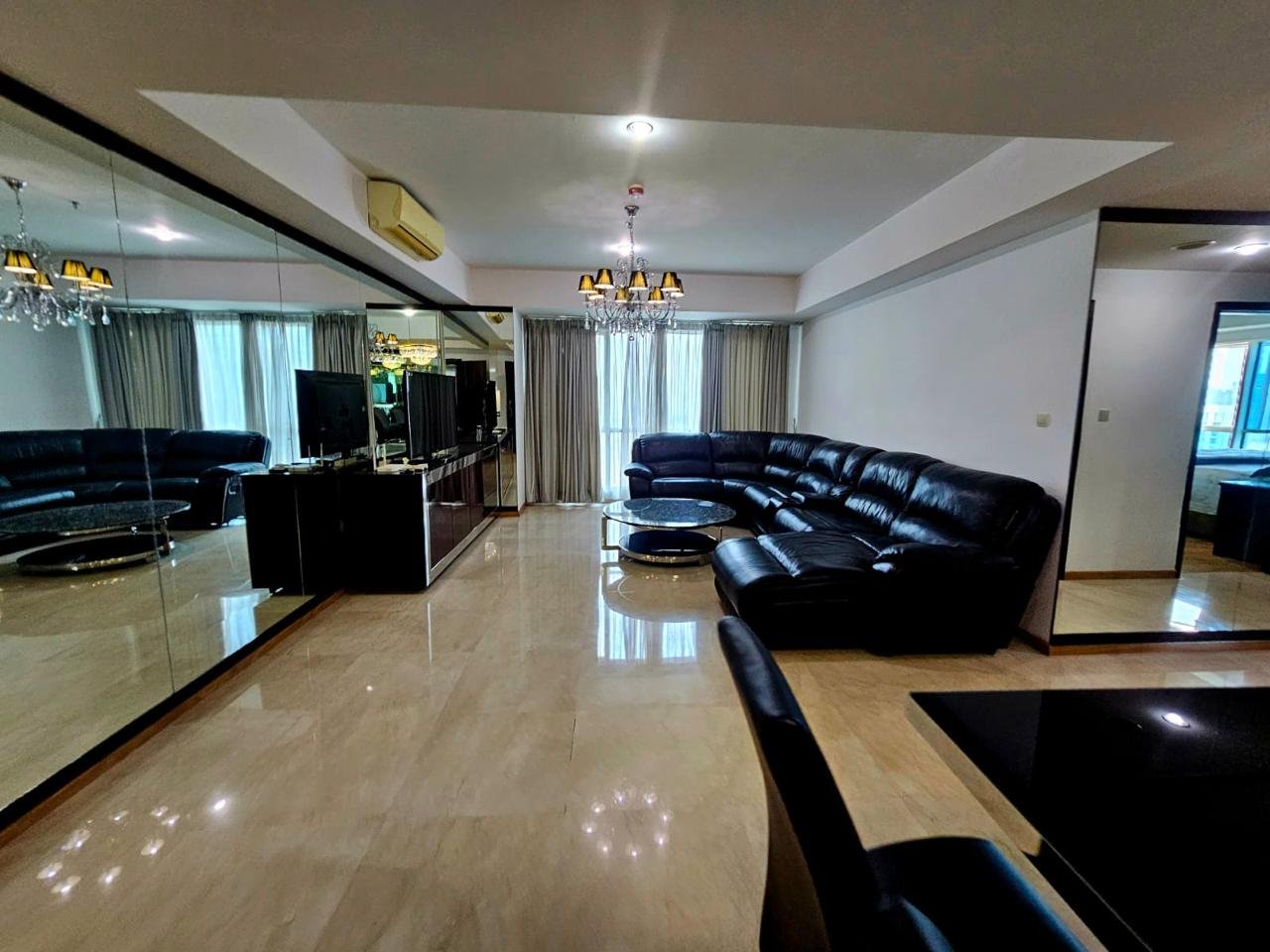 Disewakan Apartemen Casa Grande Residence Private Lift 3 BR Fully Furnished Good Furnished