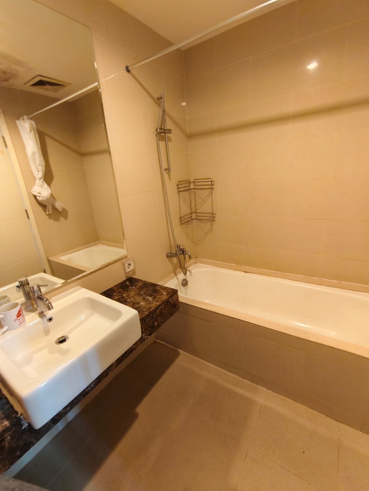 Disewakan 2 kamar Apartemen casagrande phase 1 bck21Raja5MTR