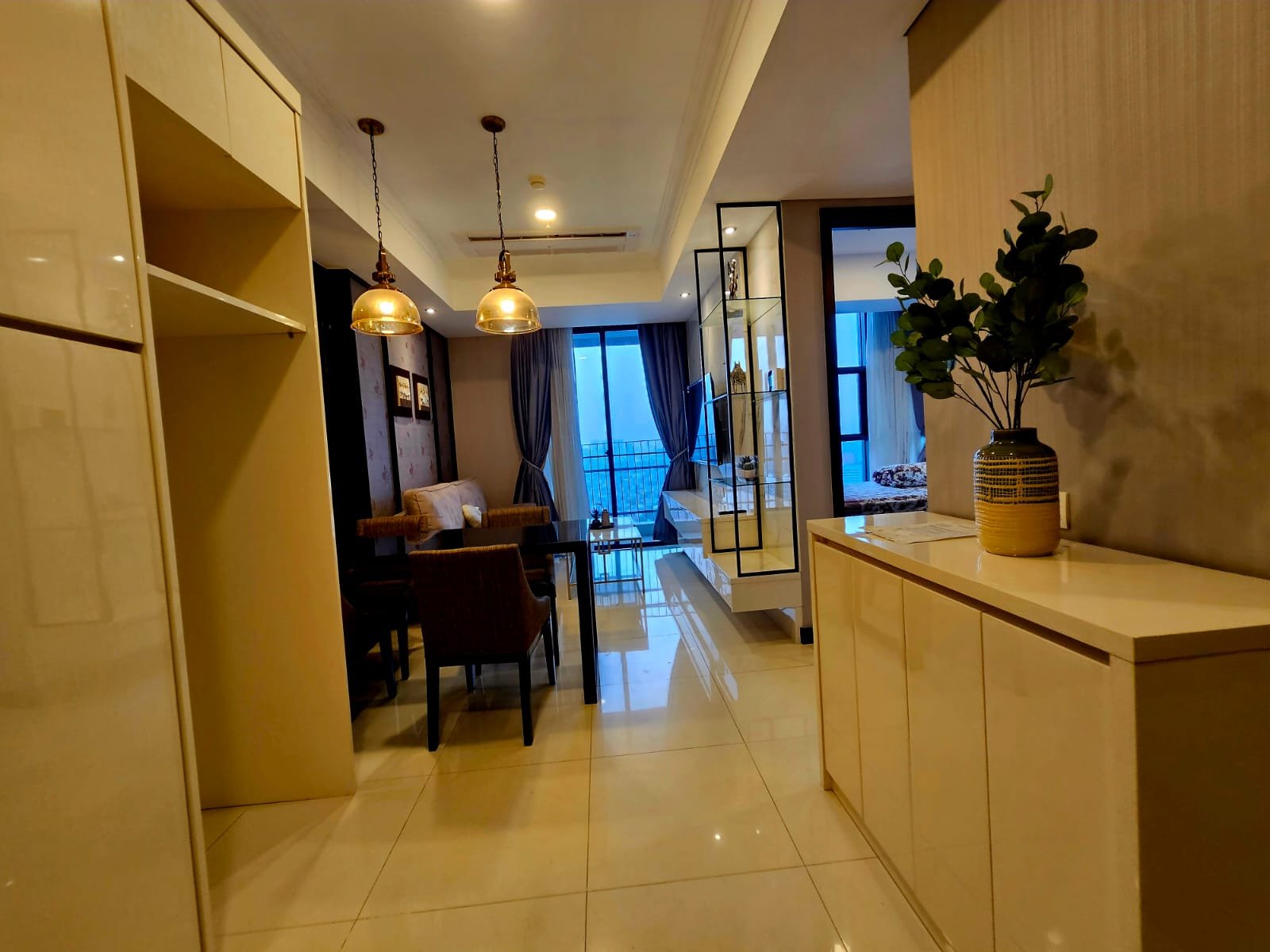 Disewakan 2 kamar apartemen casagrande residence bck5Ra92_Cah