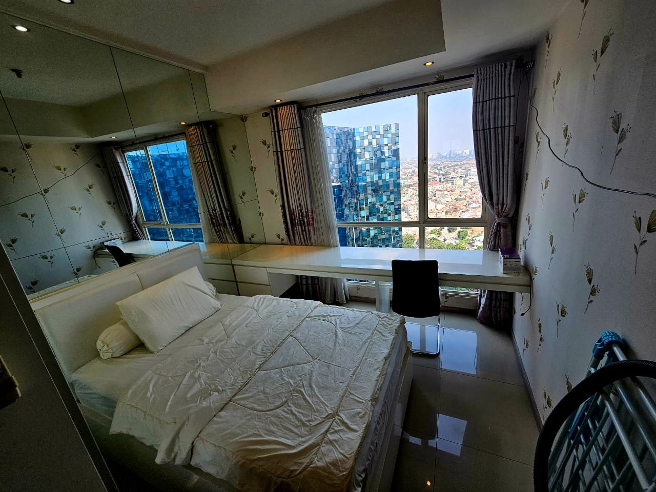 Disewakan 3 kamar apartemen casagrande residence bxk8Ra6a2