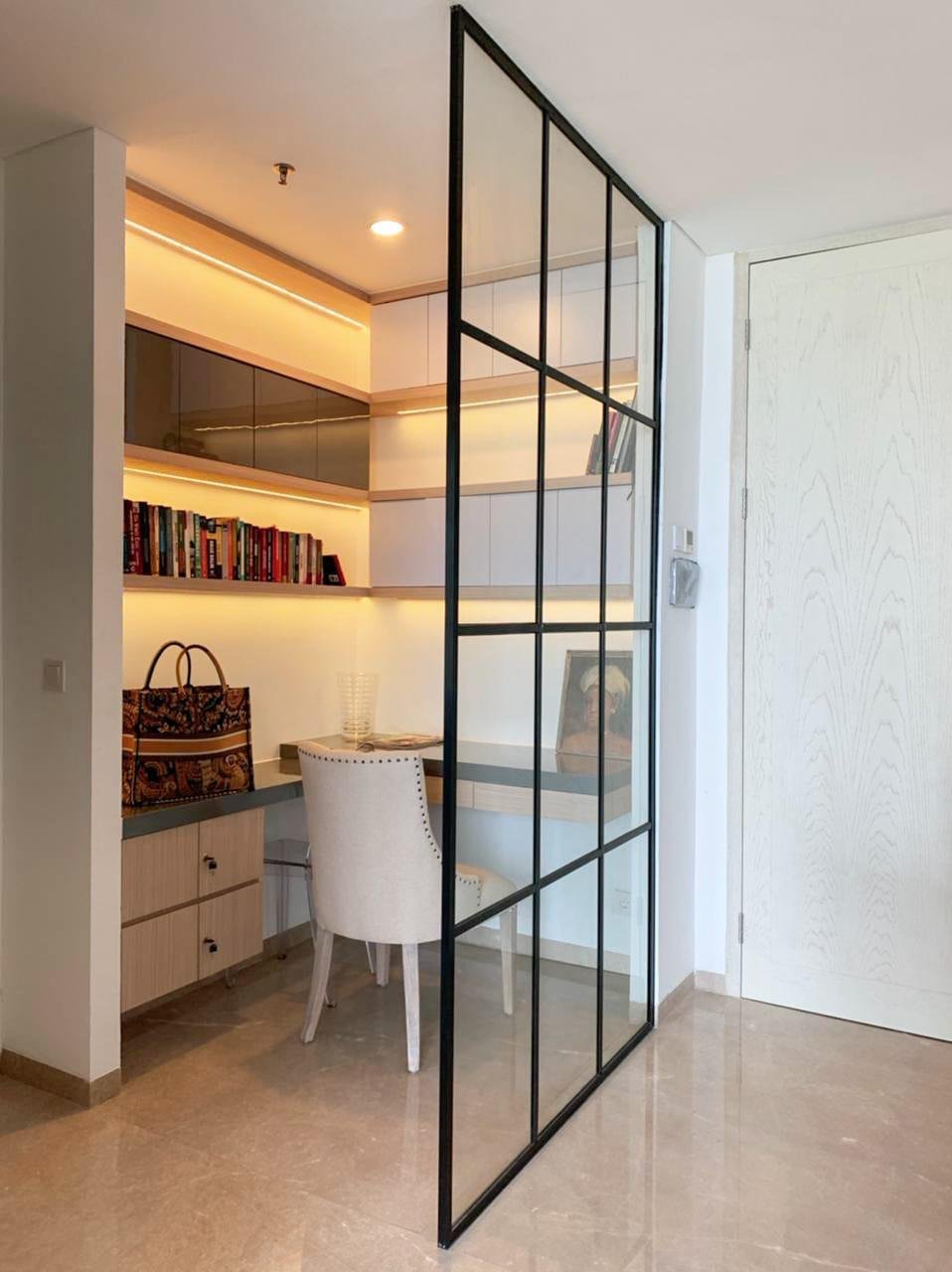 Disewakan Apartemen Izzara Luxury 2 BR Private Lift