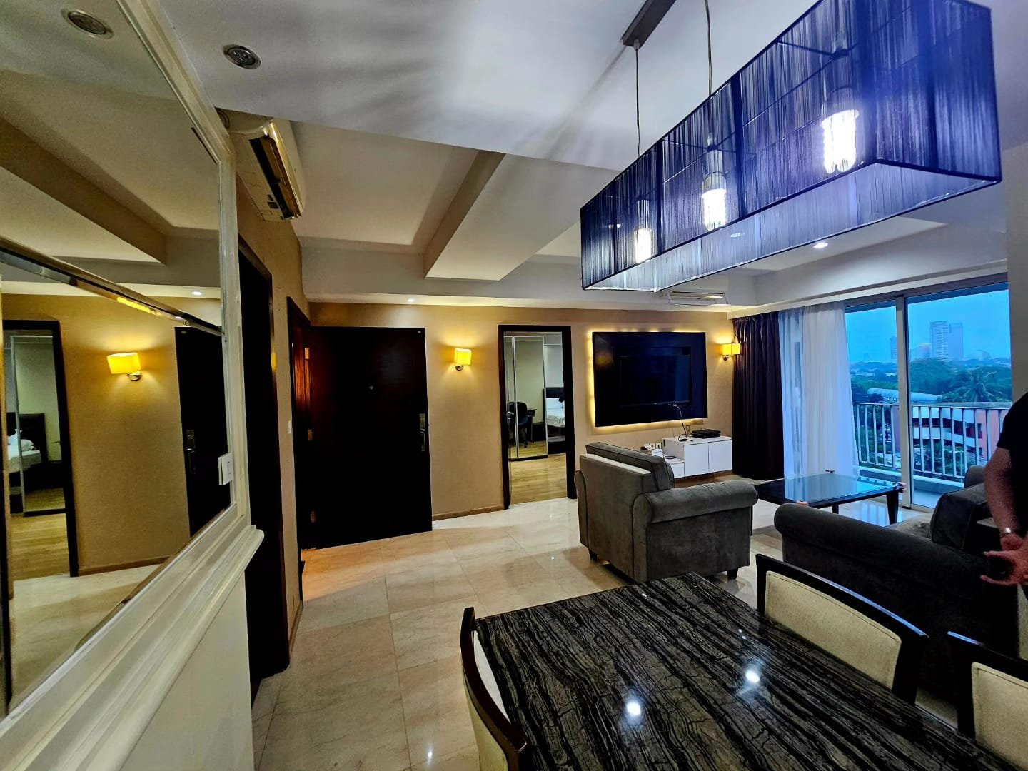 Disewakan 2 kamar private lift low floor apartemen casagrande residence avalon bck7Ra6VL
