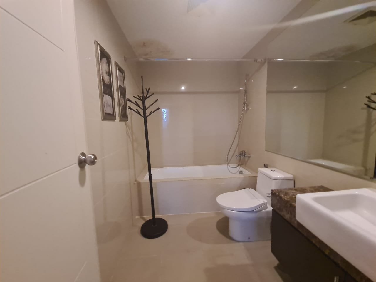 Disewakan apartemen casagrande 2 kamar price 11.5 juta exlude service
