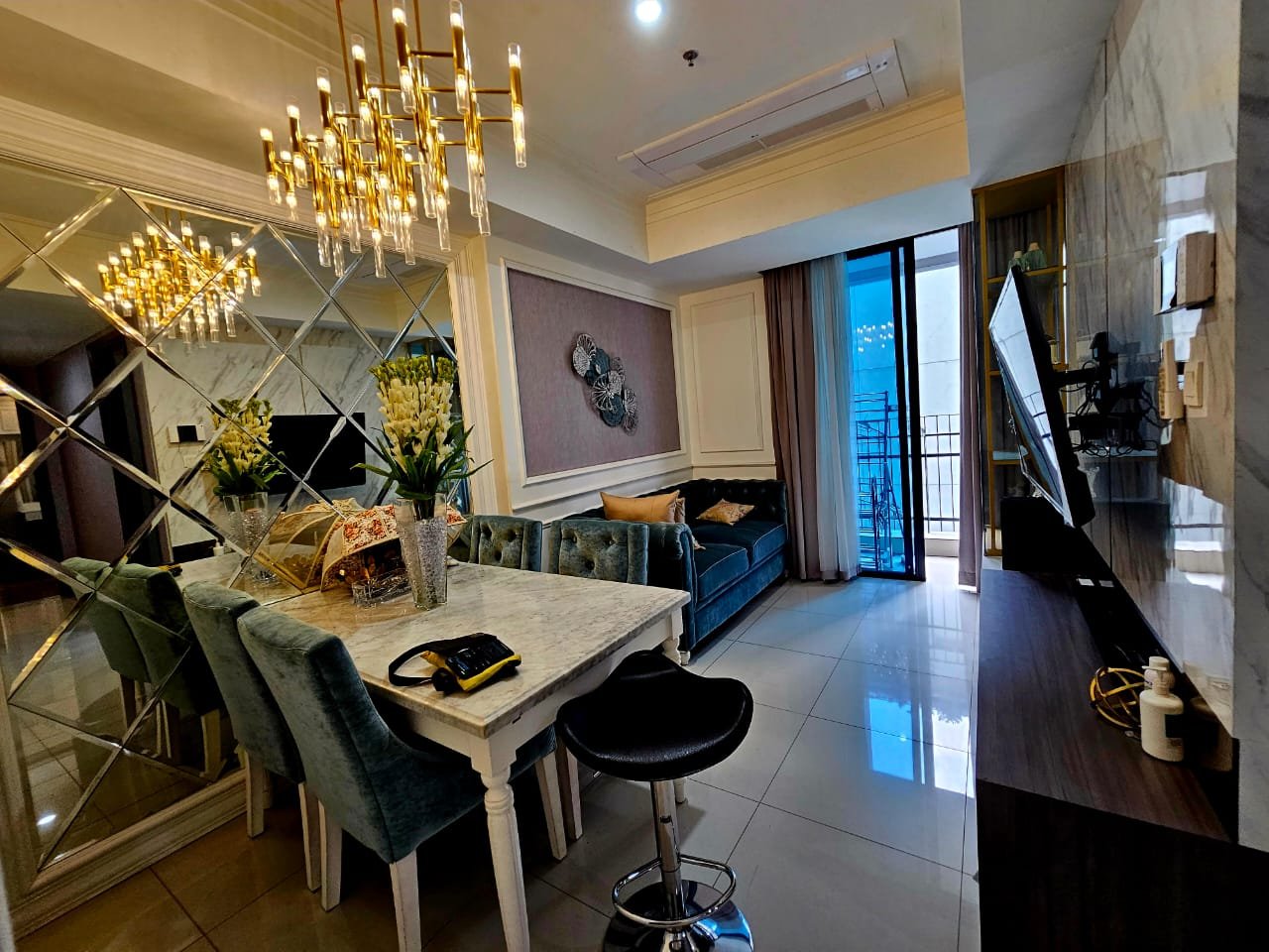 Dijual santai 2 kamar apartemen caaagrande Residence 3,5 milyar