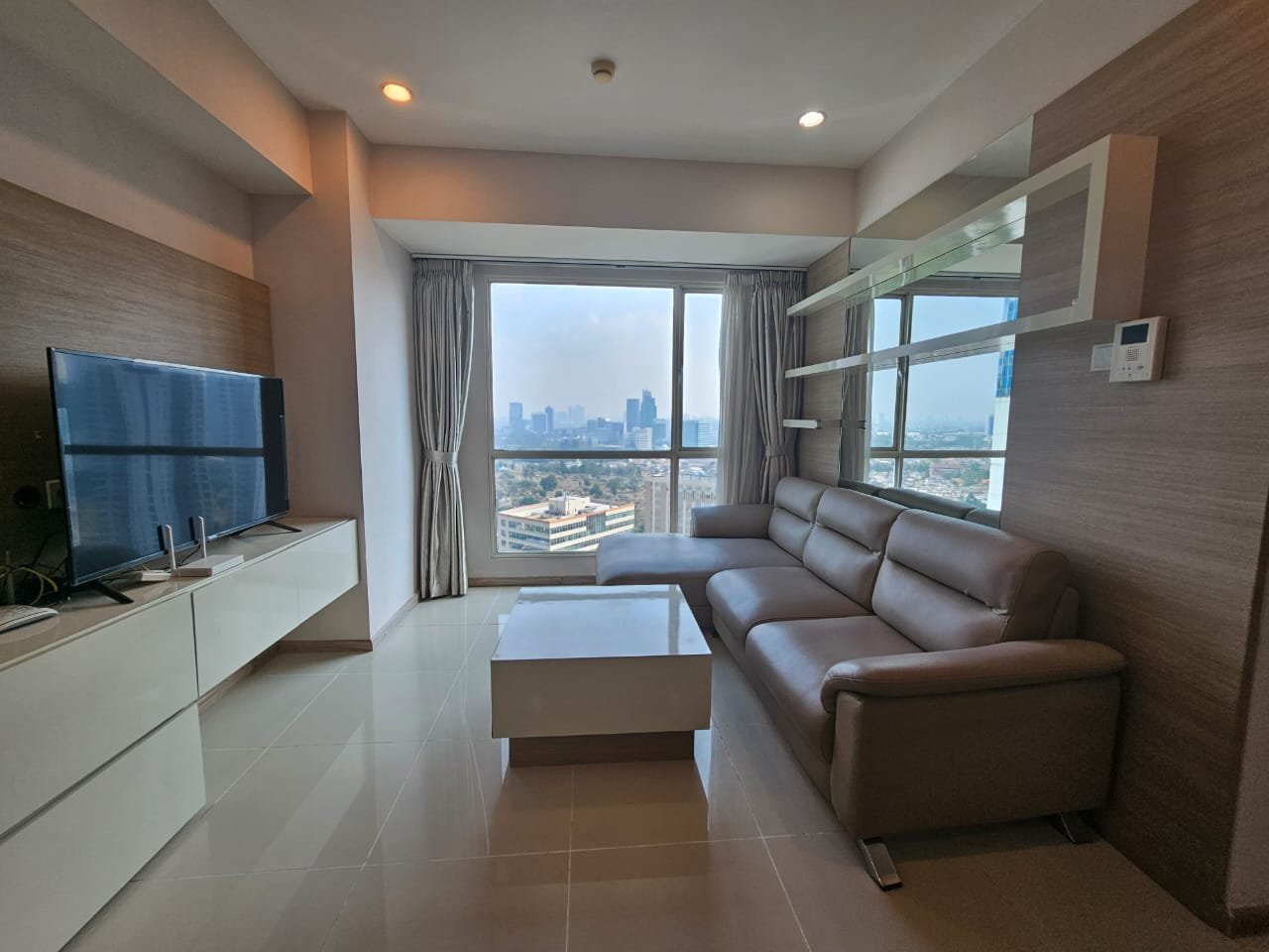 Disewakan 3 kamar apartemen casagrande residence bxk8Ra6a2